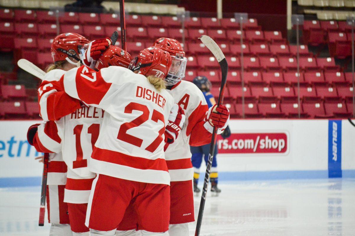 Women’s hockey takes on Holy Cross in Frozen Fenway