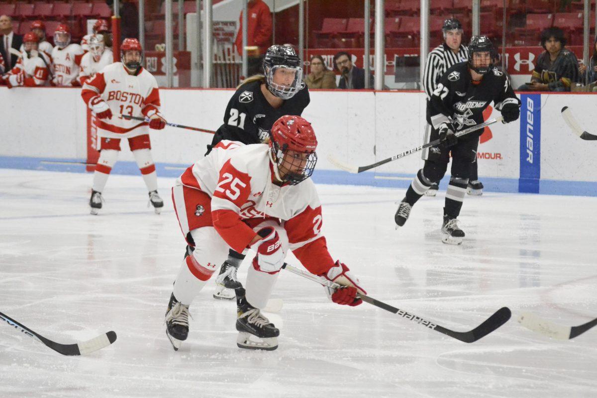 Women’s hockey victorious in shootout against Maine