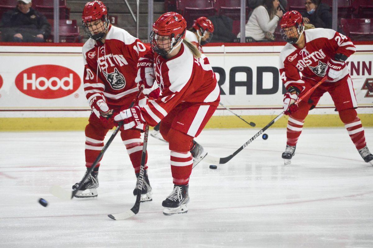Women's hockey to face Boston College at Wally B