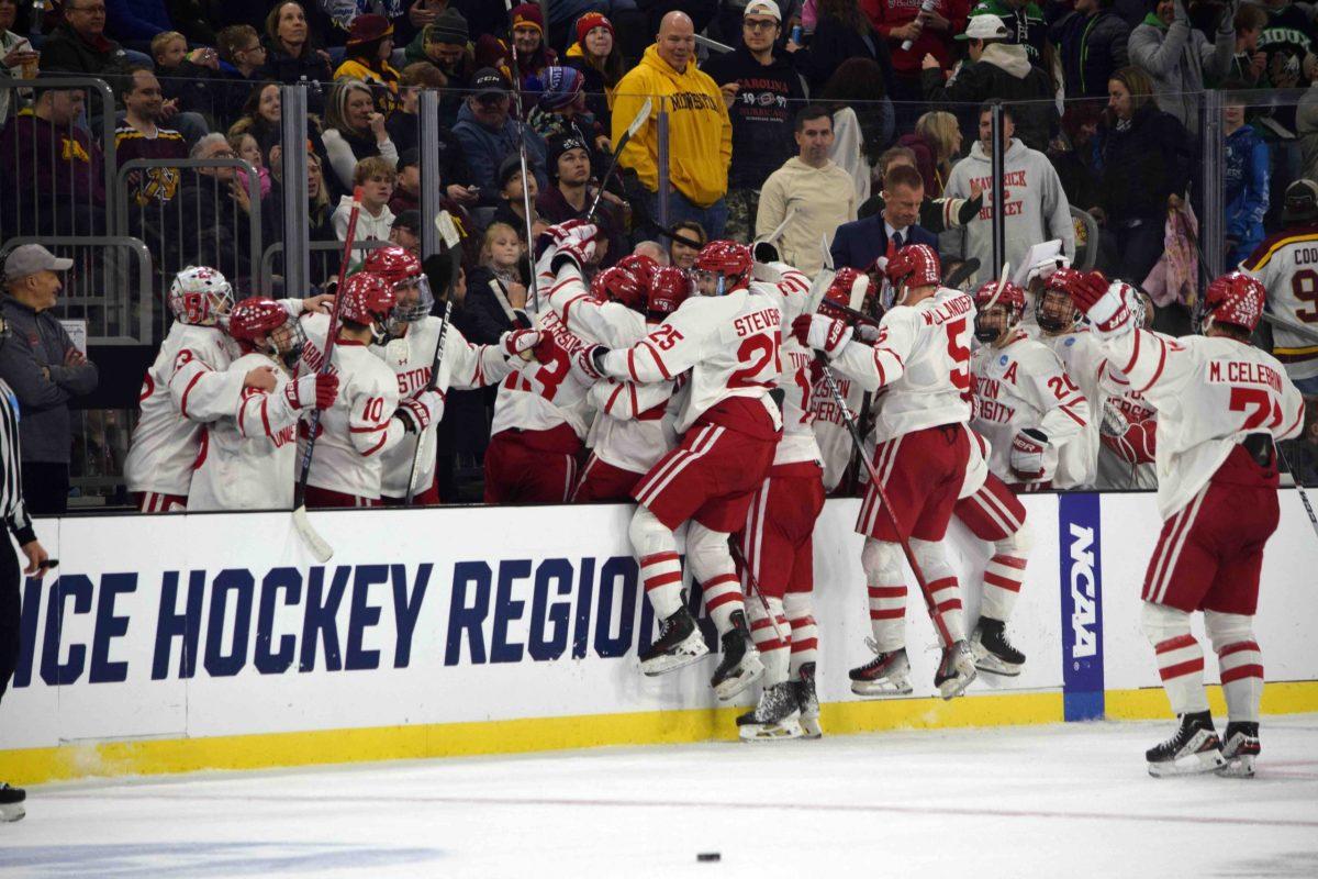 Terriers defeat Minnesota 6-3, earn Frozen Four berth