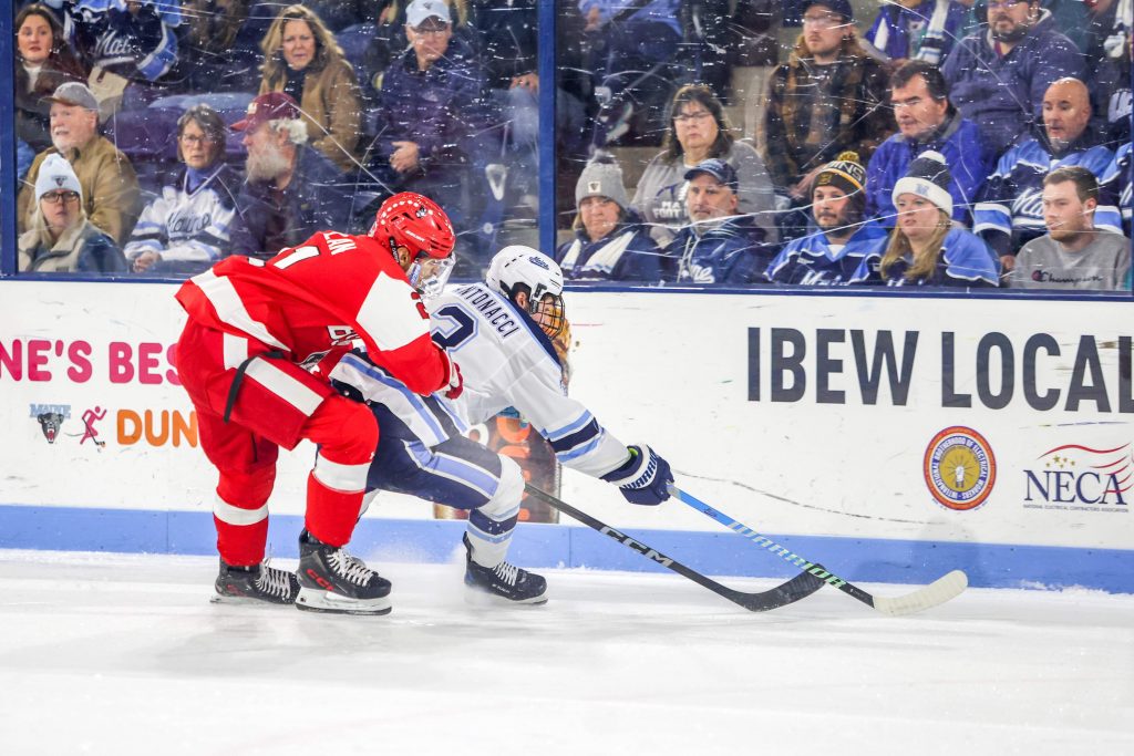 After late-game heroics, BU men’s hockey ties Maine 2-2 and wins shootout